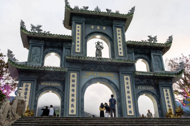 Danang, Vietnam- 26 Şubat 2024 Danang, Vietnam 'da Chua Linh Ung. Chua Linh Ung bir tapınaktır. Tapınağa cevap veren ruh anlamına gelir.