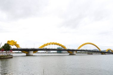 Danang, Vietnam- 1 Mar, 2024: Da Nang, Vietnam Ejderha Köprüsü 'nün güzel mimarisi, dünyanın en büyük ejderha biçimli çelik köprüsü..
