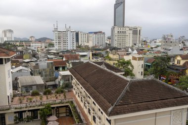 Hue, Vietnam- 28 Şubat 2024: Vietnam 'ın merkezindeki Hue şehrini gözden geçirmek. Renk Şehri, tarihin, kültürün ve doğal güzelliğin canlı renklerini birleştiren büyüleyici bir yerdir.