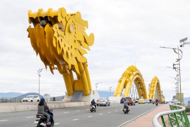 Danang, Vietnam- 1 Mar, 2024: Da Nang, Vietnam Ejderha Köprüsü 'nün güzel mimarisi, dünyanın en büyük ejderha biçimli çelik köprüsü..