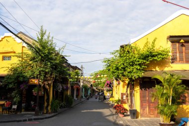 Hoi An, Vietnam-1 Mar 2024: Hoi An Antik Kenti, Vietnam 'daki mimari ve tarihi binalar. Hoi Antik çağlarda 15. yüzyıldan kalma tarihi binalara ev sahipliği yapar.
