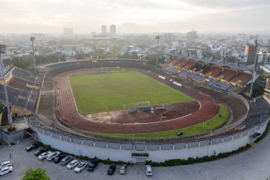 Hue, Vietnam- 29 Şubat 2024: Tu Do Stadyumu veya Hue şehrindeki San van dong Tu Do Stadyumu. Futbol kulübü Huda Hue F.C 'nin ana sahasıdır..