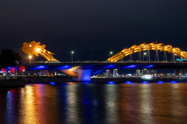 Danang, Vietnam- 1 Mar, 2024: Da Nang, Vietnam Ejderha Köprüsü 'nün güzel mimarisi, dünyanın en büyük ejderha biçimli çelik köprüsü..