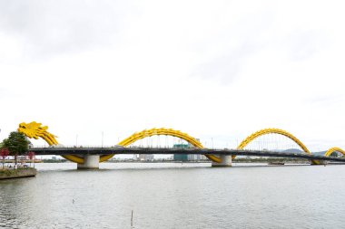Danang, Vietnam- 1 Mar, 2024: Da Nang, Vietnam Ejderha Köprüsü 'nün güzel mimarisi, dünyanın en büyük ejderha biçimli çelik köprüsü..