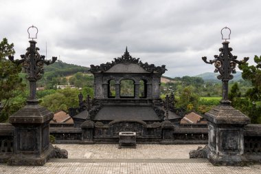 Hue, Vietnam- 28 Şubat 2024: Hue Vietnam 'da Khai Dinh imparatorunun mezarı. Vietnam 'da UNESCO Dünya Mirası Bölgesi