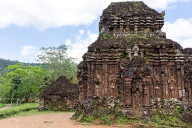 Oğlum, Vietnam- 29 Şubat 2024: Oğlum UNESCO Dünya Mirası Orta Vietnam 'da Hoi An yakınlarında. Cham halkının eski bir Hindu tapınağı kompleksi..