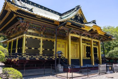 Tokyo, Japonya- 18 Mayıs 2024: 1616 'da Ueno Toshogu tapınağı inşa edildi, Toshogu tapınaklarından biri, Edo Shogunluğu' nun kurucusu Tokugawa Ieyasu 'ya ithaf edilmiştir.