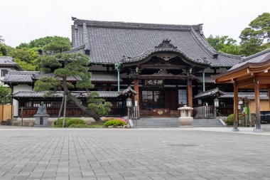 Tokyo, Japonya - 19 Mayıs 2024: Tokyo, Japonya 'daki Sengakuji Tapınağı. 47 Samuray 'ın son dinlenme yeridir (47 Ronin).