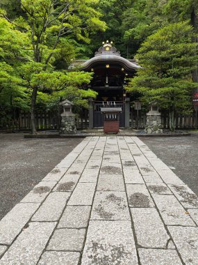 Kamakura, Japonya - 14 Mayıs 2024: Shirahata Tapınağı, Kamakura, Japonya. Shirahata Jinja, Hachiman Tapınağı 'nın bir alt tapınağıdır. .