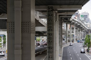 Tokyo, Japonya-12 Mayıs 2024: Tokyo 'daki Tanimachi kavşağında trafik durumu. Tanimachi kavşağı Metropolitan Otoyolu No. 3 Shibuya rotası ve şehir merkezi birleşimi