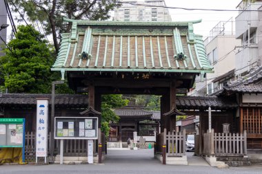 Tokyo, Japonya - 19 Mayıs 2024: Tokyo, Japonya 'daki Sengakuji Tapınağı. 47 Samuray 'ın son dinlenme yeridir (47 Ronin).