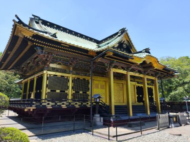 Tokyo, Japonya- 18 Mayıs 2024: 1616 'da Ueno Toshogu tapınağı inşa edildi, Toshogu tapınaklarından biri, Edo Shogunluğu' nun kurucusu Tokugawa Ieyasu 'ya ithaf edilmiştir.