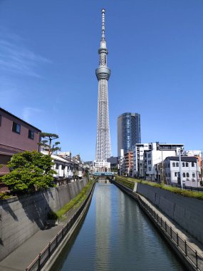 Tokyo, Japonya - 11 Mayıs 2024: Tokyo Skytree, Tokyo, Japonya 'da bir yayın ve gözlem kulesi. 2010 yılında Japonya 'daki en yüksek yapı oldu.