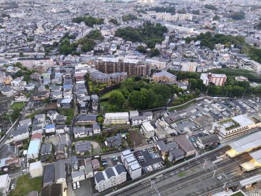 Shin Yokohama, Japonya- 7 Mayıs 2024: akşam Shin Yokohama 'nın hava görüntüsü. Shin-Yokohama, Japonya 'nın Kanagawa ilinin küçük bir ilçesidir..