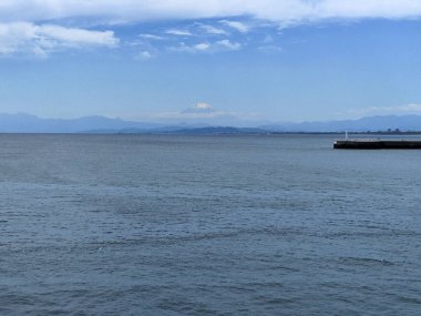  Japonya 'nın Kanagawa bölgesindeki Enoshima adasından Fuji Dağı.