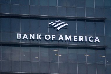 Singapur - 4 Ekim 2024: Singapur şehir merkezindeki Bank of America manzarası. Bank of America Corporation, ABD 'li çok uluslu yatırım bankası ve finansal hizmetler holding şirketidir.