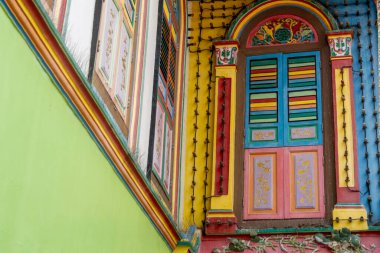 Singapur - 11 Ekim 2024: Küçük Hindistan 'daki Renkli Eski Tan Teng Niah Evi. Turistler arasında popülerdir..