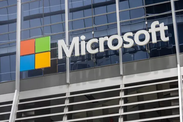 Singapur - 4 Ekim 2024: Microsoft Şirketi 'nin logosu