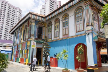 Singapur - 11 Ekim 2024: Küçük Hindistan 'daki Renkli Eski Tan Teng Niah Evi. Turistler arasında popülerdir..