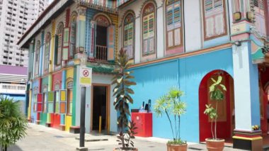 Singapur - 11 Ekim 2024: Küçük Hindistan 'daki Renkli Eski Tan Teng Niah Evi. Turistler arasında popülerdir..