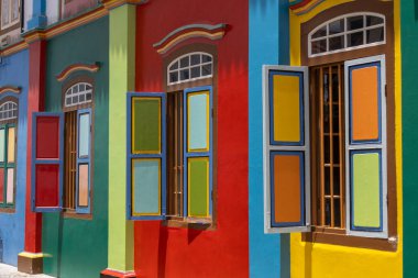 Singapur - 11 Ekim 2024: Küçük Hindistan 'daki Renkli Eski Tan Teng Niah Evi. Turistler arasında popülerdir..