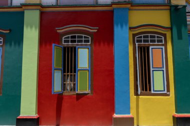 Singapur - 11 Ekim 2024: Küçük Hindistan 'daki Renkli Eski Tan Teng Niah Evi. Turistler arasında popülerdir..