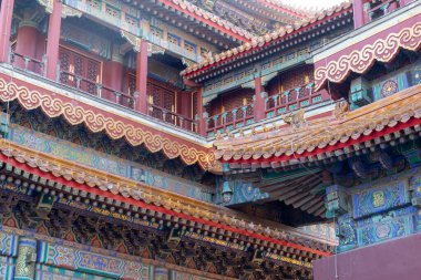 Pekin, Çin - 5 Kasım 2024: Pekin 'deki Yonghegong Lama Tapınağının Güzel Manzarası. Lama Tapınağı dünyanın en büyük ve en önemli Tibet Budist manastırlarından biridir..