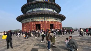 Pekin, Çin - 1 Kasım 2024: Pekin, Çin 'deki Cennet Tapınağı, Ming ve Qing hanedanları sırasında hasat için dua eden imparatorlar için bir saray