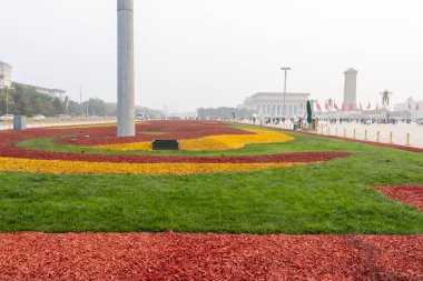 Pekin, Çin-2 Kasım 2024: Pekin, Çin 'deki Tiananmen Meydanı' nda renkli dekoratif alan.