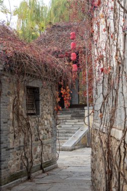 Pekin, Çin-9 Kasım 2024: Gubei Su Kenti, Pekin 'in güzel manzarası. Bu su kasabası, tarih kültürü ve doğal güzelliğin eşsiz bir karışımını sunuyor..