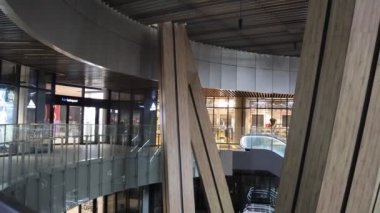 Kuala Lumpur, Malezya - 22 Aralık 2024: Kuala Lumpur 'daki LaLaport Bukit Bintang Şehir Merkezi alışveriş merkezinin işareti. Güneydoğu Asya 'nın ilk resmi LaLaport' u