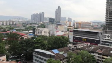 Kuala Lumpur, Malezya - 24 Aralık 2024: Kuala Lumpur 'un Bukit Bintang ilçesi çevresindeki şehir ve trafik.