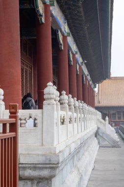 Pekin, Çin - 2 Kasım 2024: İnsanlar Pekin 'deki Yasak Şehir' i ziyaret ediyor. 24 Ming ve Qing Hanedanlığı İmparatorlarının sarayıydı.