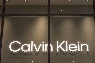 Kuala Lumpur, Malezya - 23 Aralık 2024: Calvin Klein mağazası Bukit Bintang, Kuala Lumpur.