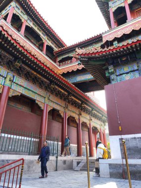 Pekin, Çin - 5 Kasım 2024: Pekin 'deki Yonghegong Lama Tapınağının Güzel Manzarası. Lama Tapınağı dünyanın en büyük ve en önemli Tibet Budist manastırlarından biridir..
