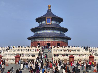 Pekin, Çin - 1 Kasım 2024: Pekin, Çin 'deki Cennet Tapınağı, Ming ve Qing hanedanları sırasında hasat için dua eden imparatorlar için bir saray