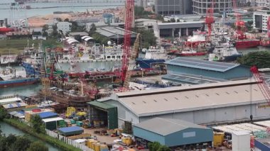 Singapur - 30 Ocak 2025: Singapur 'da Jurong Endüstriyel Malikânesi. Singapur 'un en büyük ve en uzun süreli sanayi parklarından biridir.