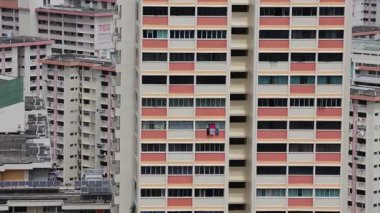 Singapur - 30 Ocak 2025: Singapur 'da planlanan mahallede tipik bir apartman dairesi.