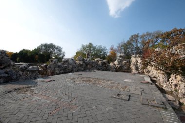 Çin, Pekin 'deki Yuanmingyuan Parkı içindeki Hanjingtang tarihi alanı. İmparator Qianlong emekliliği için inşa edildi..