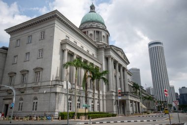 Singapur - 21 Şubat 2025: Singapur Ulusal Galerisi, Singapur Ulusal Müzesi, Singapur ve bölgesel sanat eserlerinin sanat, kültür ve kamu koleksiyonuna adanmıştır.