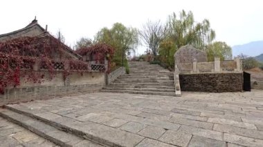 Pekin, Çin-9 Kasım 2024: Gubei Su Şehri, Pekin 'in güzel manzarası. Bu su kasabası, tarih kültürü ve doğal güzelliğin eşsiz bir karışımını sunuyor..