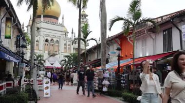 Singapur - 21 Şubat 2025: Sultan Camisi veya Kampong Glam, Singapur 'daki Muscat Caddesi' ndeki Mescid Sultan.
