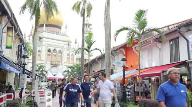 Singapur - 21 Şubat 2025: Sultan Camisi veya Kampong Glam, Singapur 'daki Muscat Caddesi' ndeki Mescid Sultan.