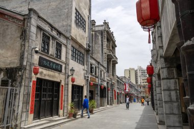 Shenzhen, Çin - 12 Nisan 2025: 200 yıldan uzun bir geçmişi olan Çin 'in Shenzhen kentindeki Guanlan Antik Harabeleri. Shenzhen 'de Hakka kültürünü en iyi temsil eden yerlerden biridir.