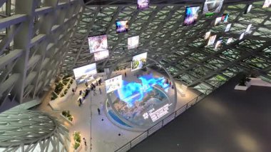 Shenzhen, Çin - 10 Nisan 2025: Shenzhen, Çin 'deki Çağdaş Sanat ve Planlama Müzesi (MOCAPE). 