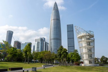 Shenzhen, Çin - 9 Nisan 2025 Shenzhen Yetenek Parkı, Çin. Shenzhen şehrinin en büyük parklarından biri. Park Shenzhen 'in Nanshan ilçesinde yer almaktadır..