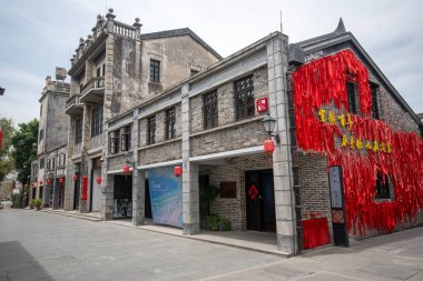 Shenzhen, Çin - 12 Nisan 2025: 200 yıldan uzun bir geçmişi olan Çin 'in Shenzhen kentindeki Guanlan Antik Harabeleri. Shenzhen 'de Hakka kültürünü en iyi temsil eden yerlerden biridir.