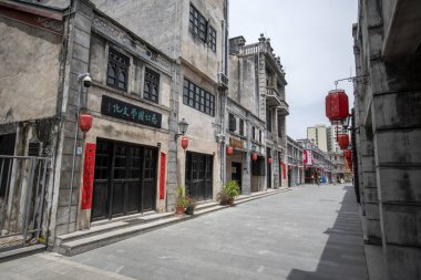 Shenzhen, Çin - 12 Nisan 2025: 200 yıldan uzun bir geçmişi olan Çin 'in Shenzhen kentindeki Guanlan Antik Harabeleri. Shenzhen 'de Hakka kültürünü en iyi temsil eden yerlerden biridir.