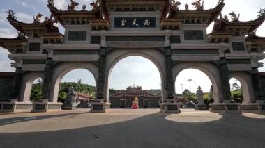 Kuala Pilah, Malezya - 10 Mayıs 2025: Malezya 'nın Kuala Pilah kentinde bulunan Si Thian Kong manzarası. Tanrı 'nın bu tapınakta taptığı ana ilah Dokuz İmparator Tanrısıdır.