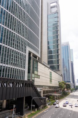 Singapur - 31 Mayıs 2025: Gündüz vakti Singapur şehir merkezinin görüntüsü. Şehir merkezi merkezi Singapur 'un tarihi ve şehir merkezidir ve Singapur' un ana ticaret alanıdır.